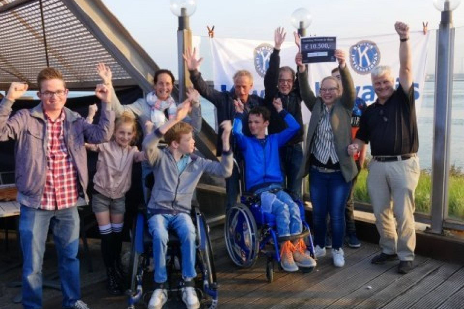 kiwanis-westland-overhandigd-cheque-5